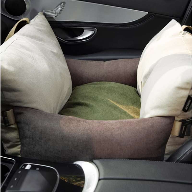 Pet Car Safety Seat with Padded Cushion close-up detail view