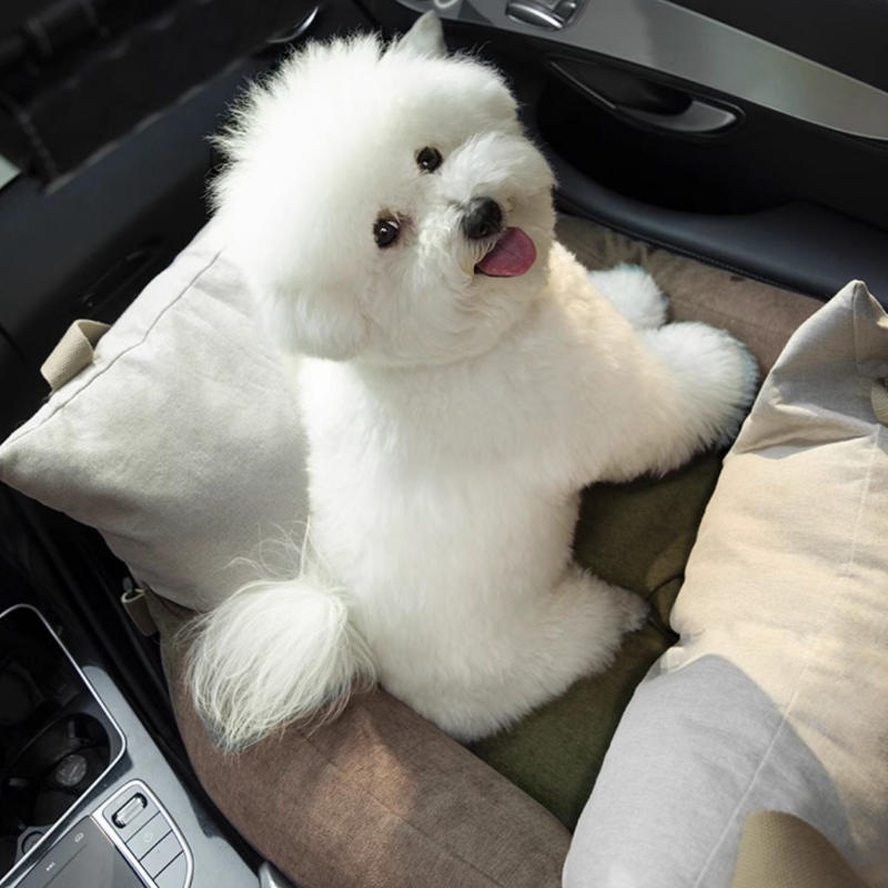 Pet Car Safety Seat with Padded Cushion feature detail view