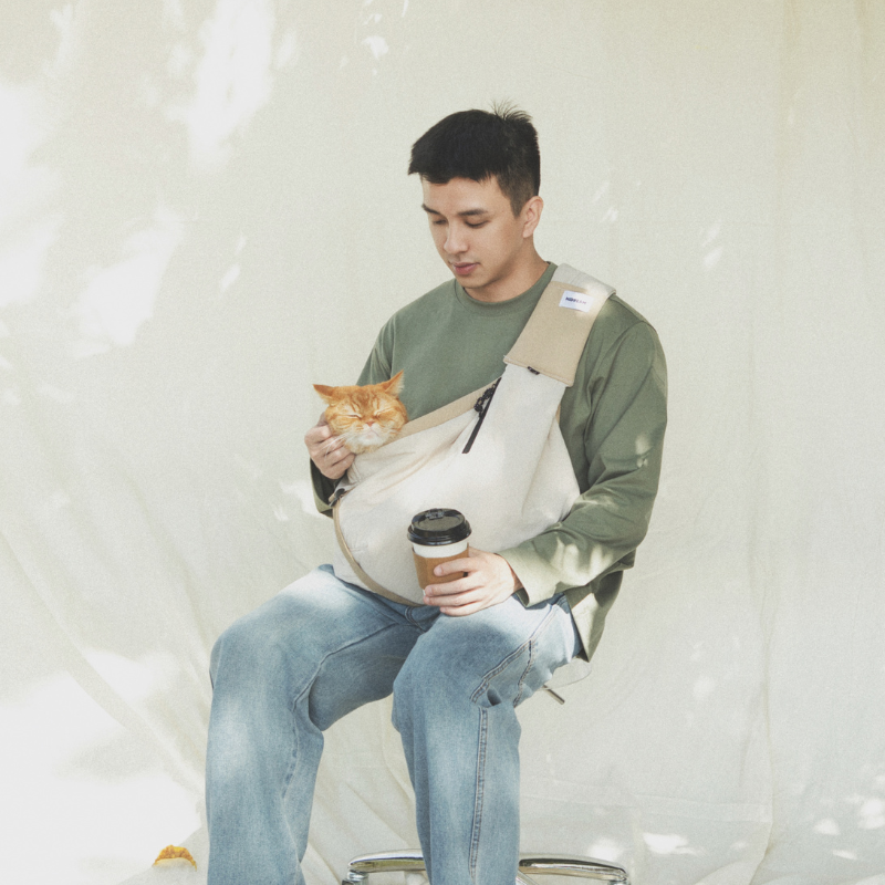 Ergonomic Portable Hands-Free Pet Sling Carrier