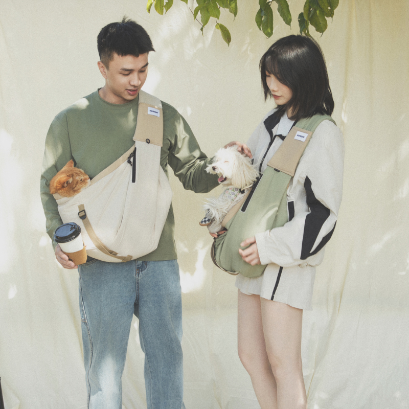 Ergonomic Portable Hands-Free Pet Sling Carrier